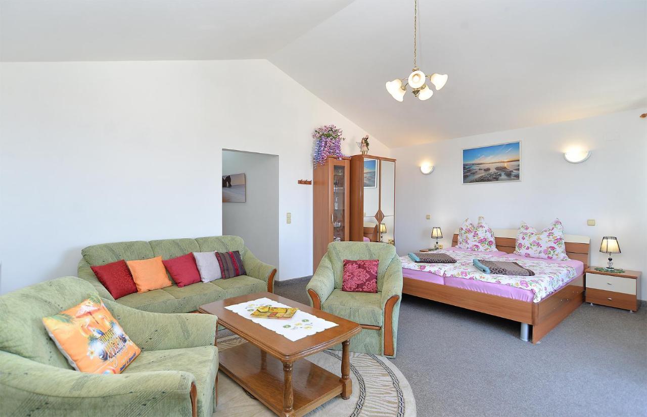 Apartments Anka 1223 Перой Екстериор снимка