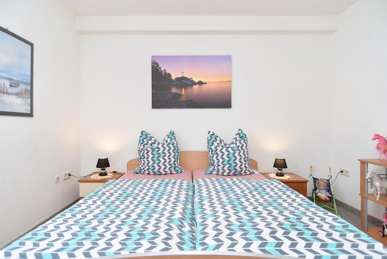 Apartments Anka 1223 Перой Екстериор снимка
