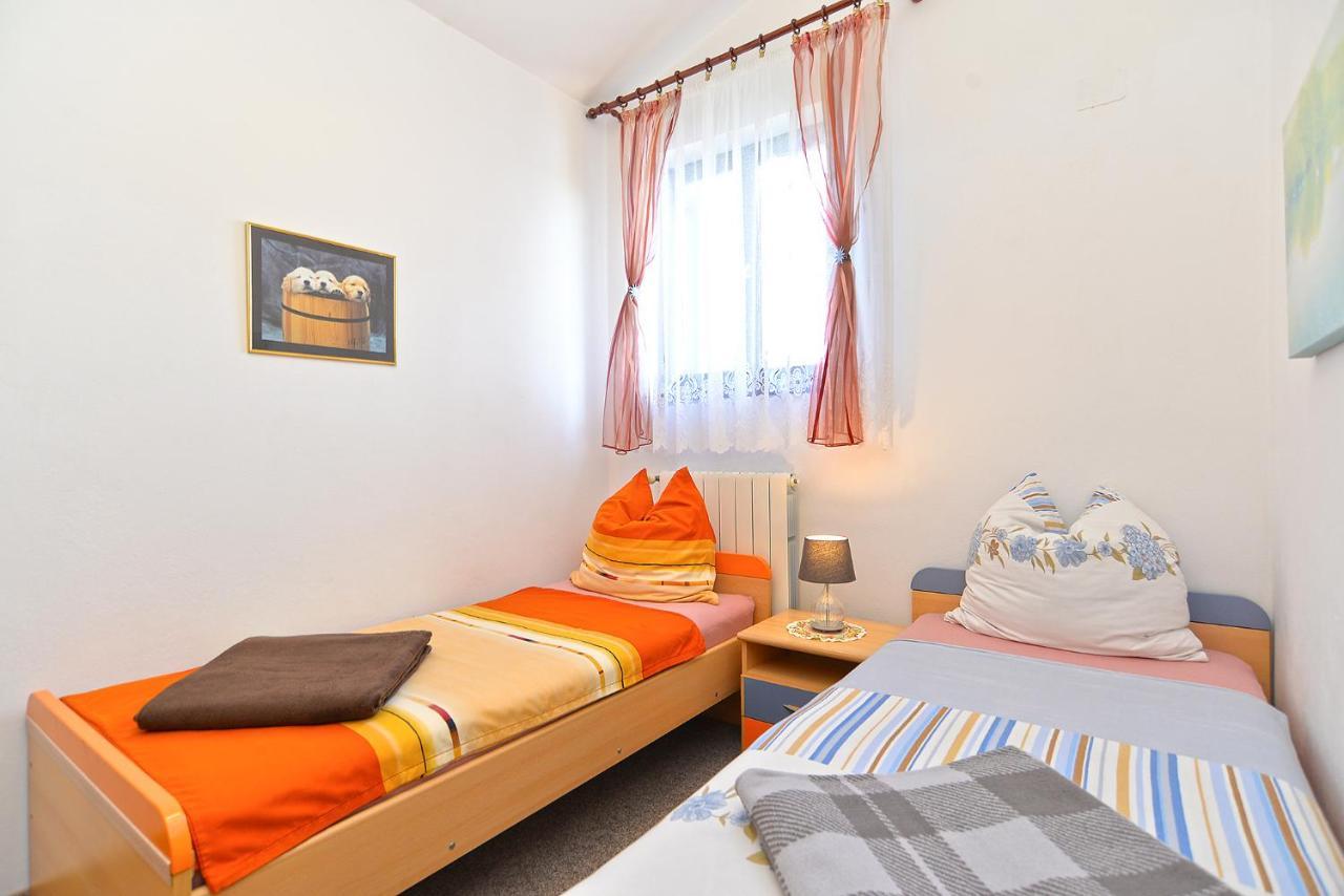 Apartments Anka 1223 Перой Екстериор снимка