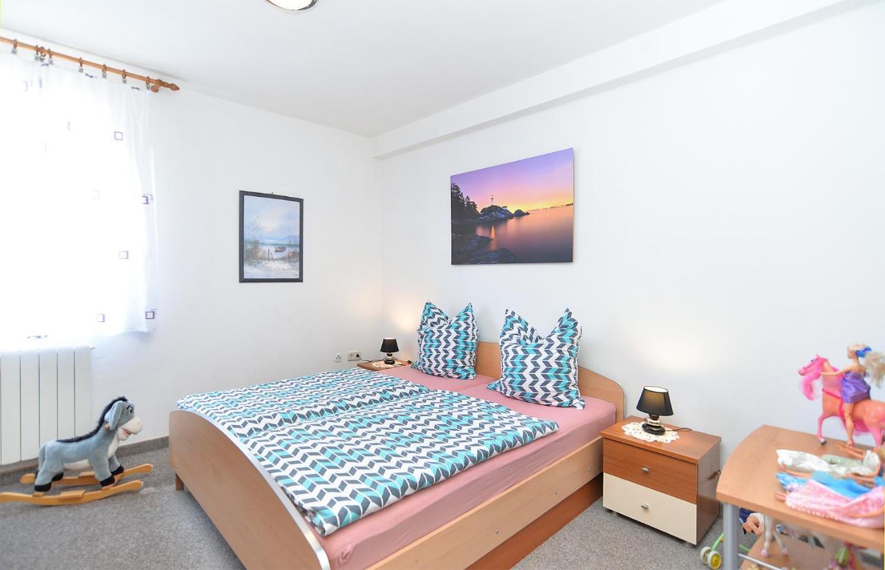 Apartments Anka 1223 Перой Екстериор снимка